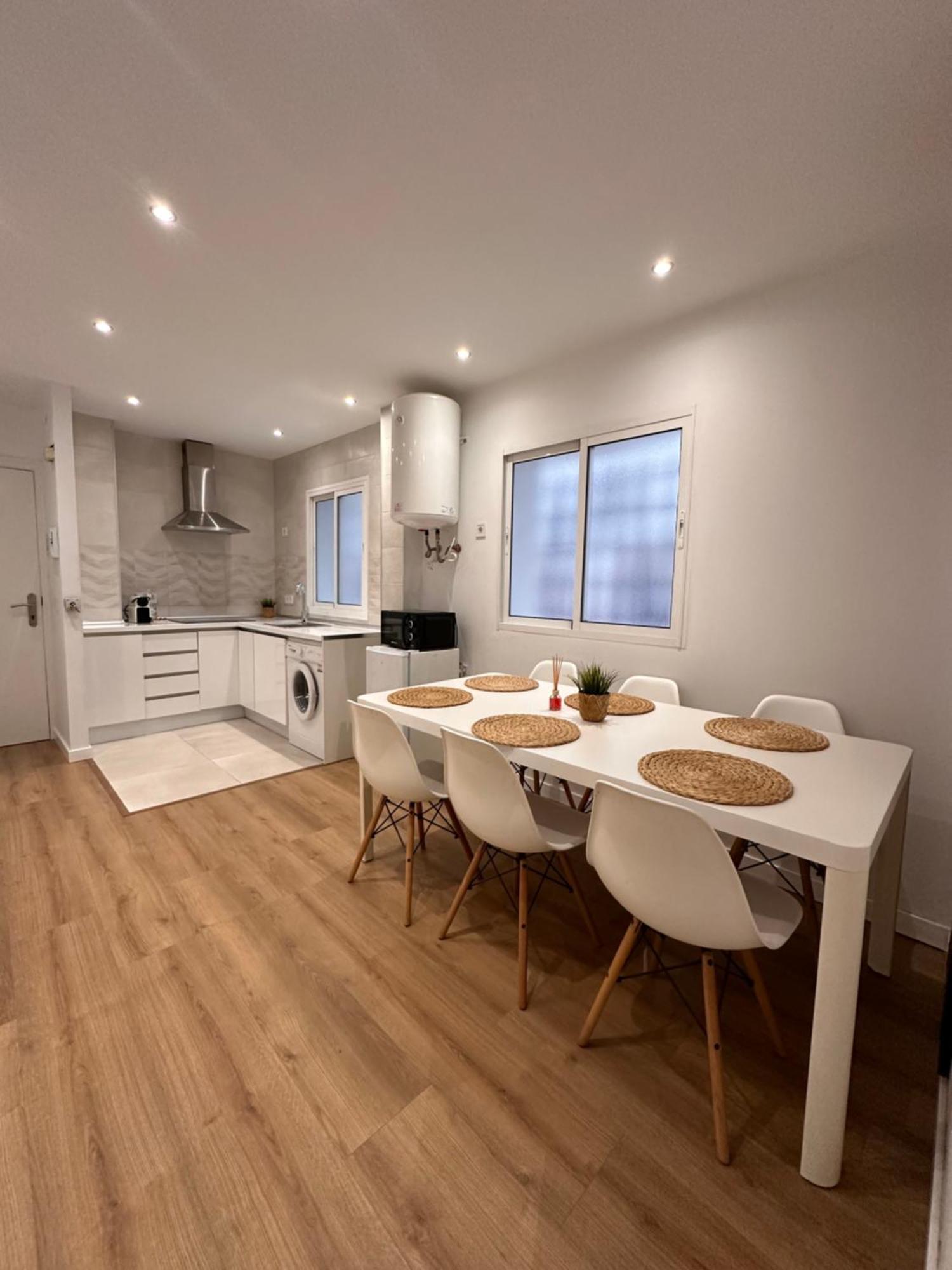 Claveles De Luxe Apartment Malaga Bagian luar foto