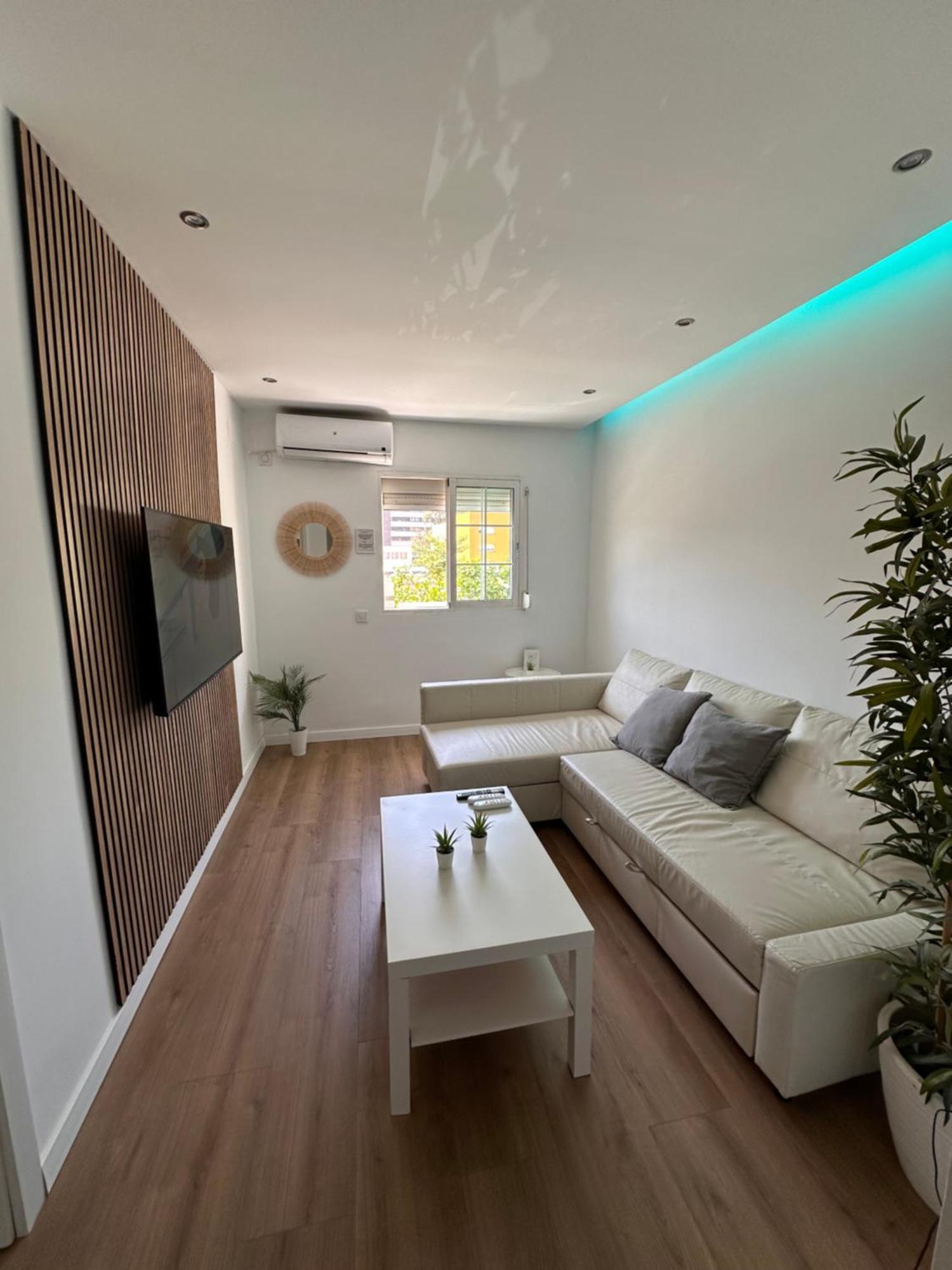 Claveles De Luxe Apartment Malaga Bagian luar foto