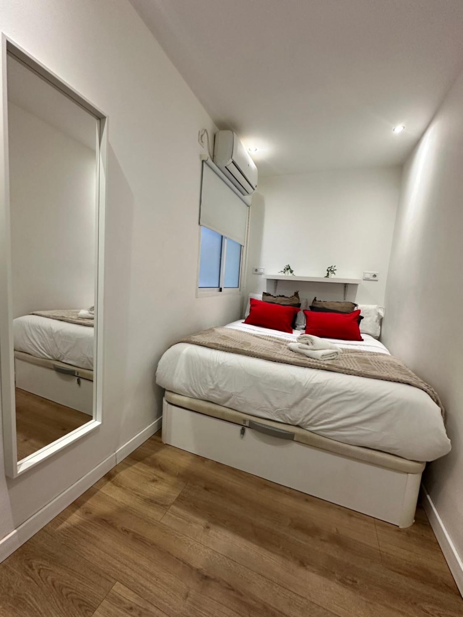 Claveles De Luxe Apartment Malaga Bagian luar foto